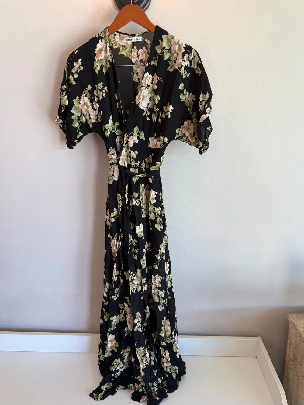 Reformation Black Floral Short Sleeve Wrap Maxi Dress XS Viscose Flutter Sleeve - Picture 1 of 6